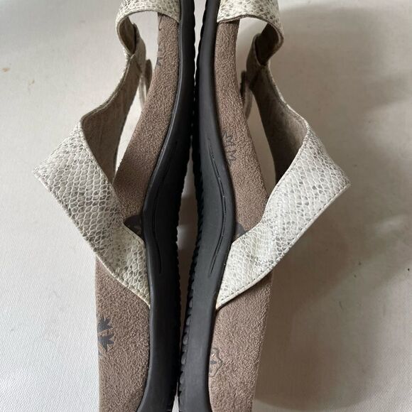 Orthaheel Vionic Molly Bone white & gray snake skin print slide sandals SZ 9.5 - Picture 5 of 9